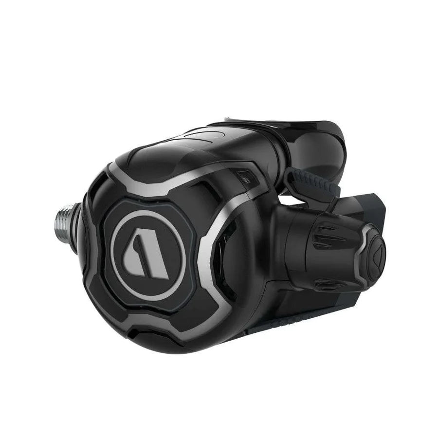 Apeks EVX200 DIN regulator, image 1 of 6