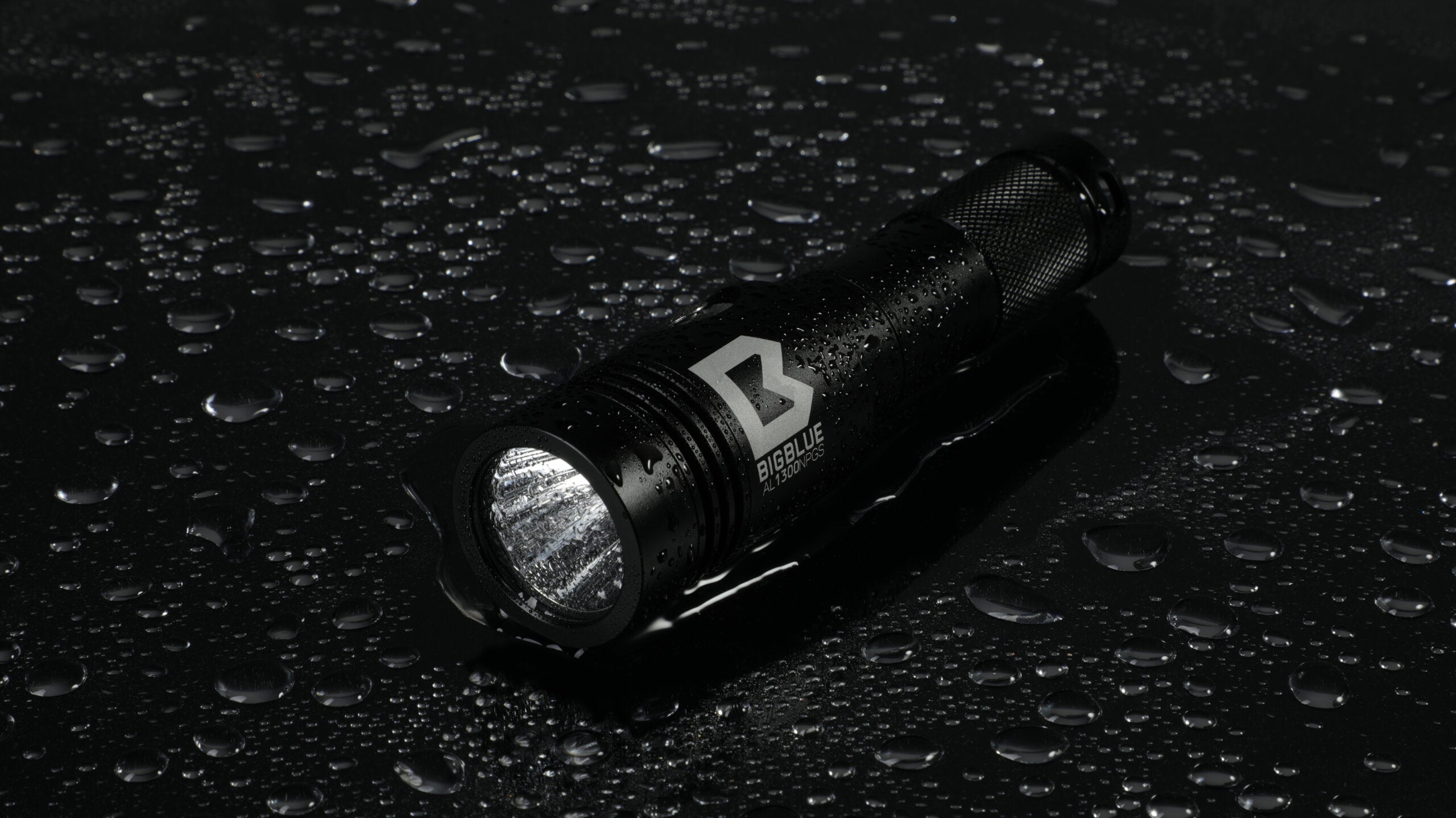 AL1300NPGS 1300 Lumen Narrow Beam with Green Spot