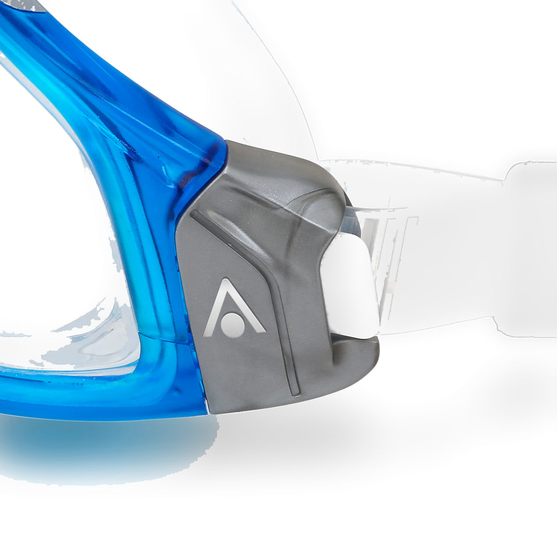 Swimmer wearing Aquasphere Seal 2.0 swim mask