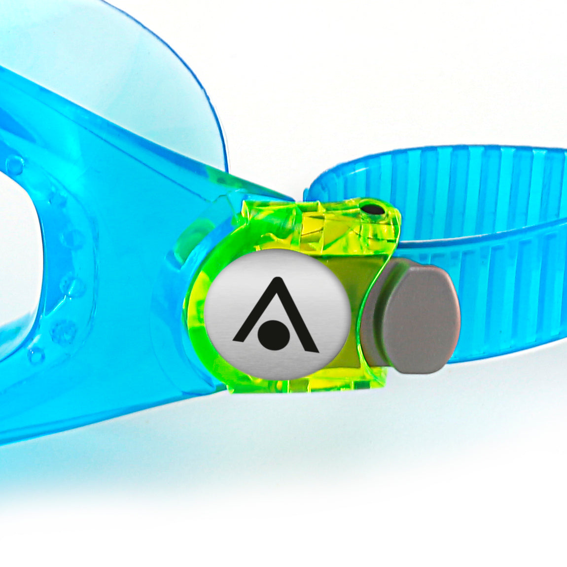 Swimmer training in Aquasphere Seal Kid 2 swim mask
