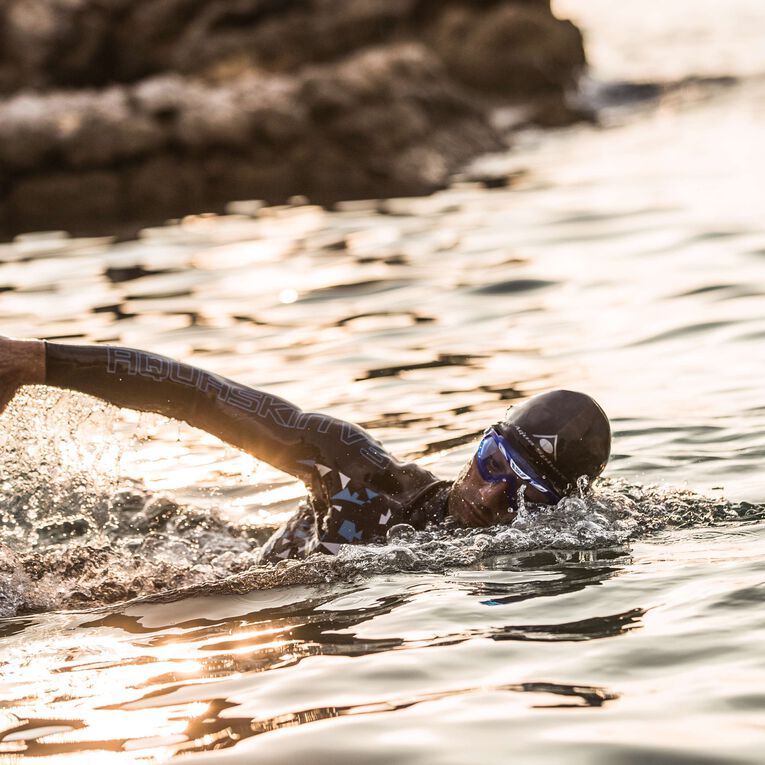 Swimmer wearing Aquasphere Vista XP swim mask