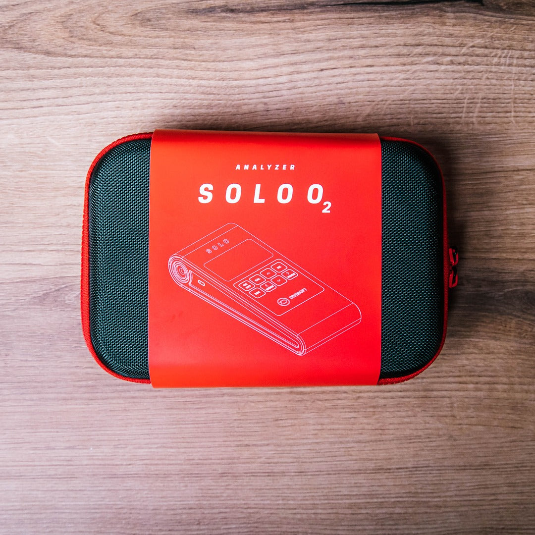 Divesoft SOLO O2 oxygen analyser with OLED screen and red keypad