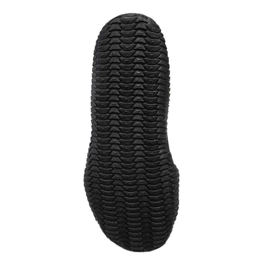 Tread pattern on the sole of a black Fourth Element Pelagic dive boot