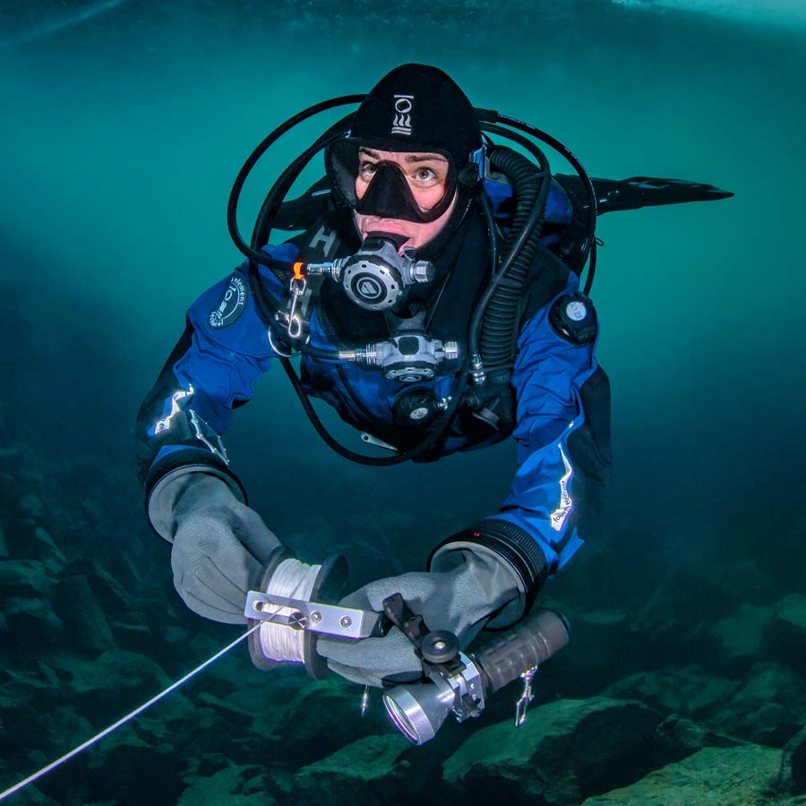 Fourth Element PSI Dryglove System in use