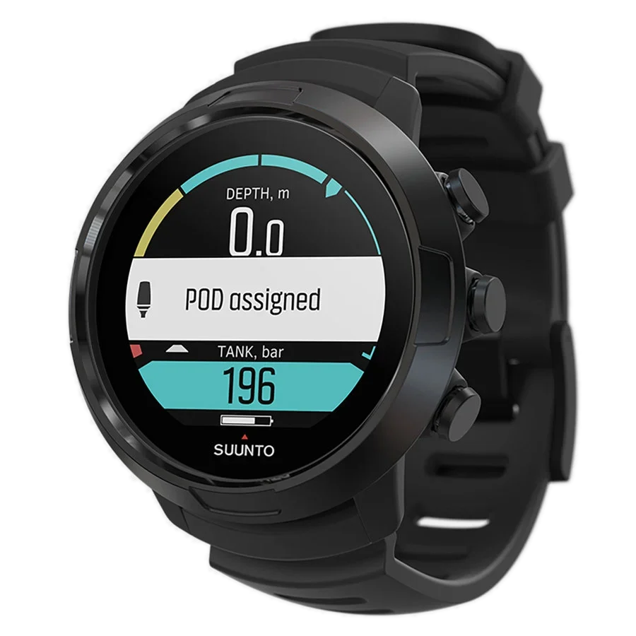 Suunto D5 in all black, angled view showing a Tank POD being paired with tank pressure in bar