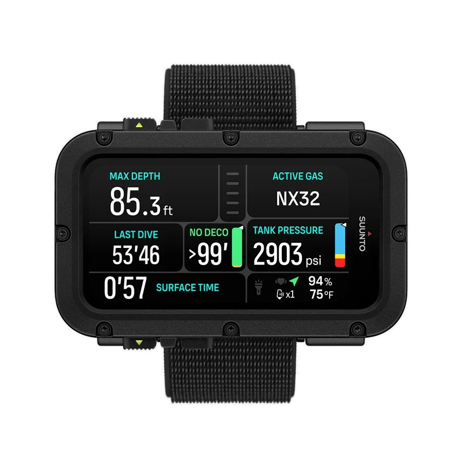 Suunto Nautic on a textile strap, front view showing maximum depth, active gas and tank pressure