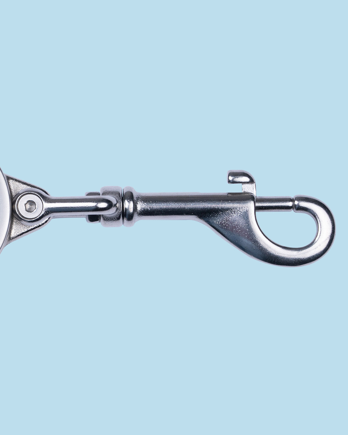 Stainless steel swivel shackle on the Termo Industria Brass Snap SPG