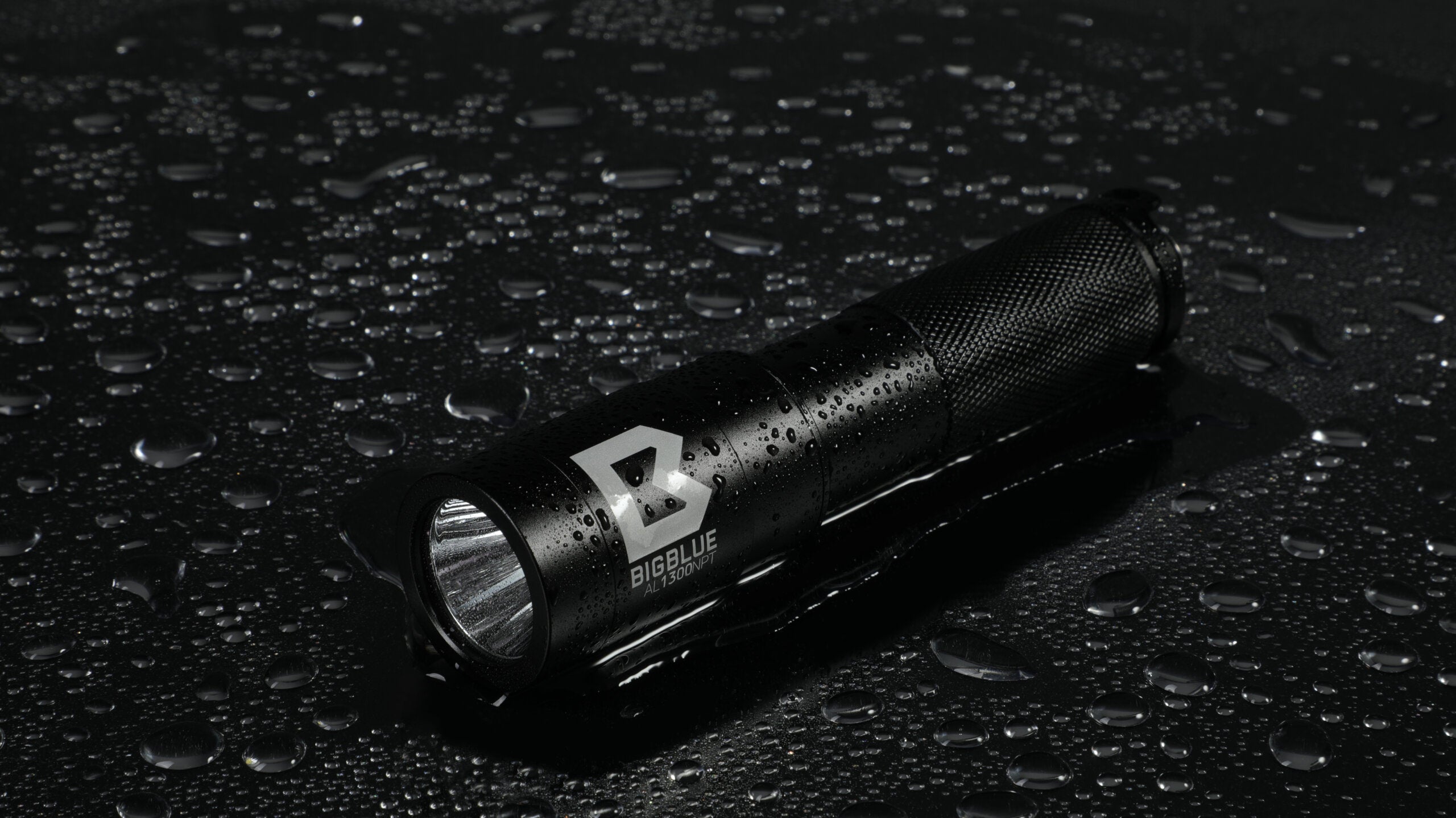 AL1300NP Tail Switch 1300 Lumen Narrow Beam