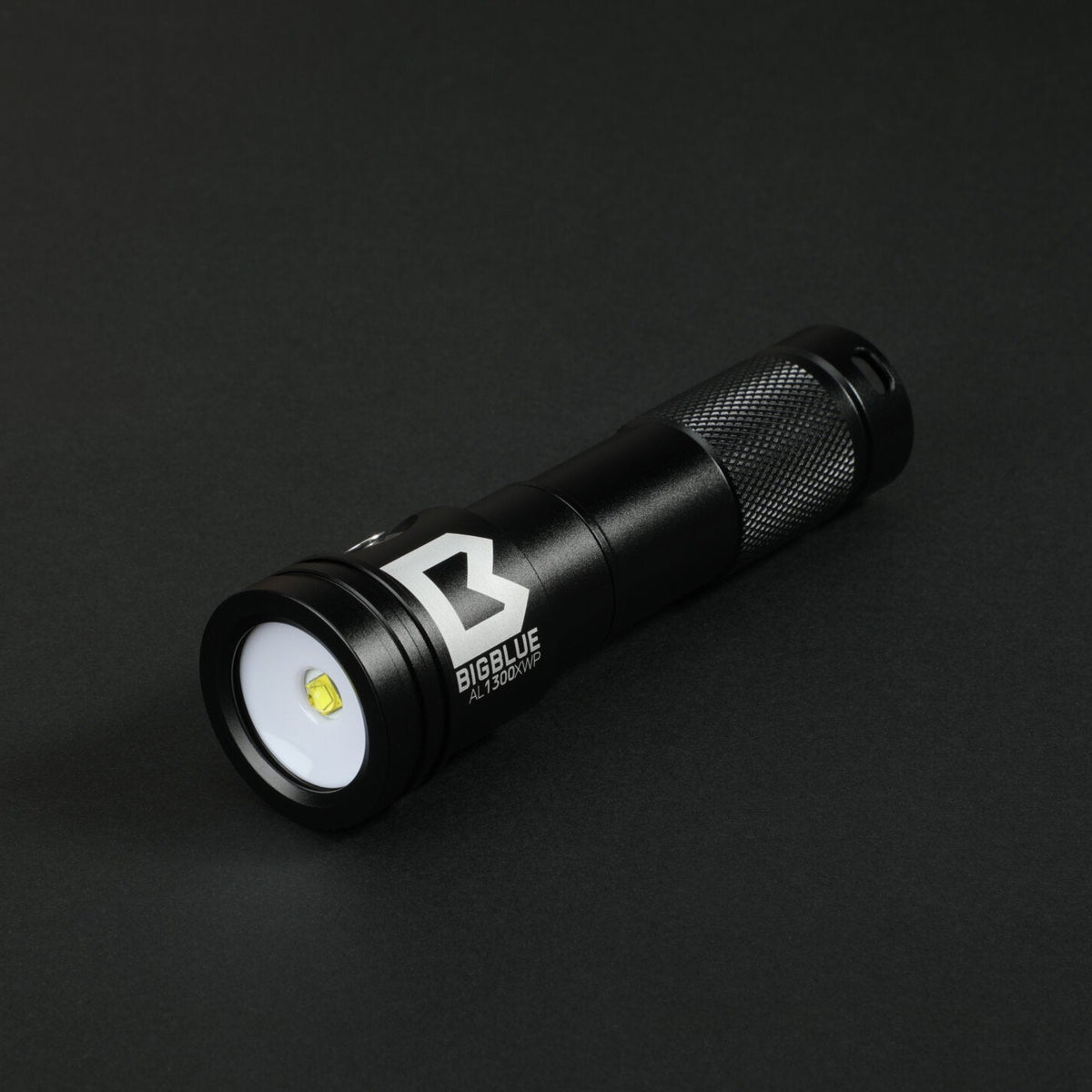 BigBlue AL1300XWP 1300 lumen extra-wide beam dive light