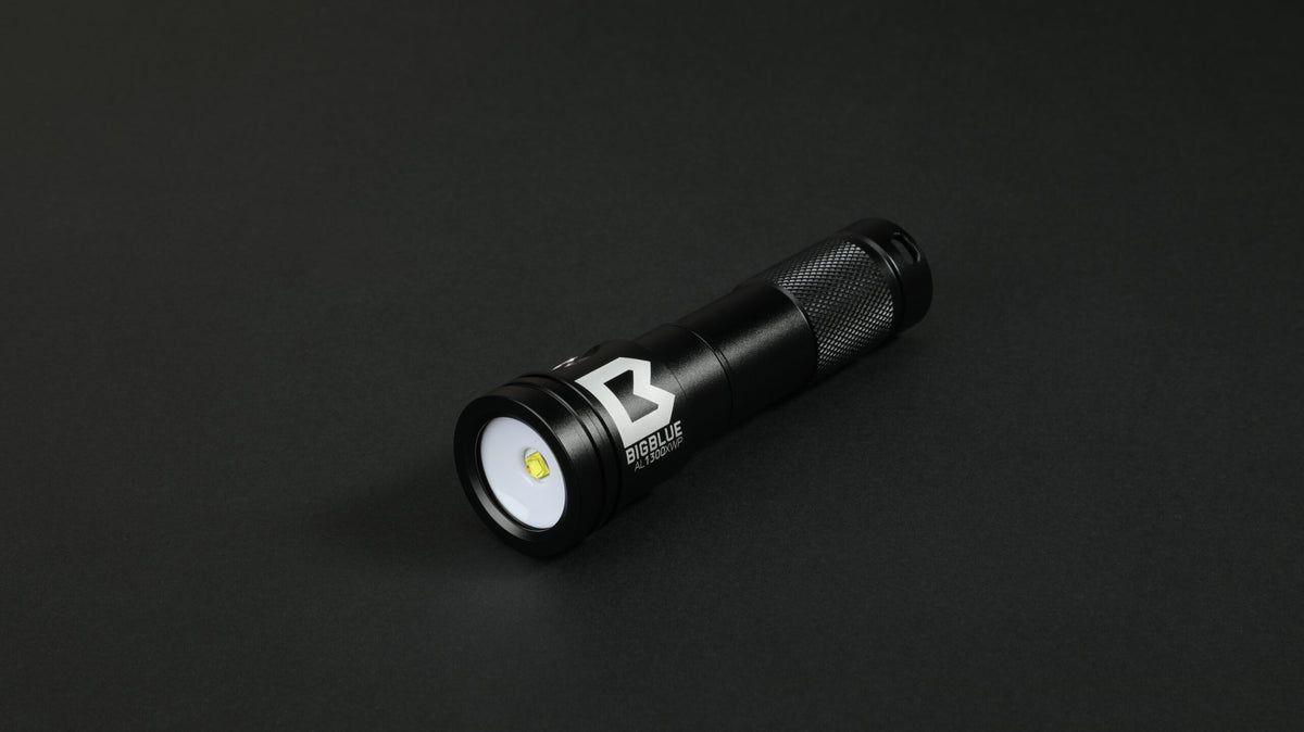 BigBlue AL1300XWP 1300 lumen extra-wide beam dive light