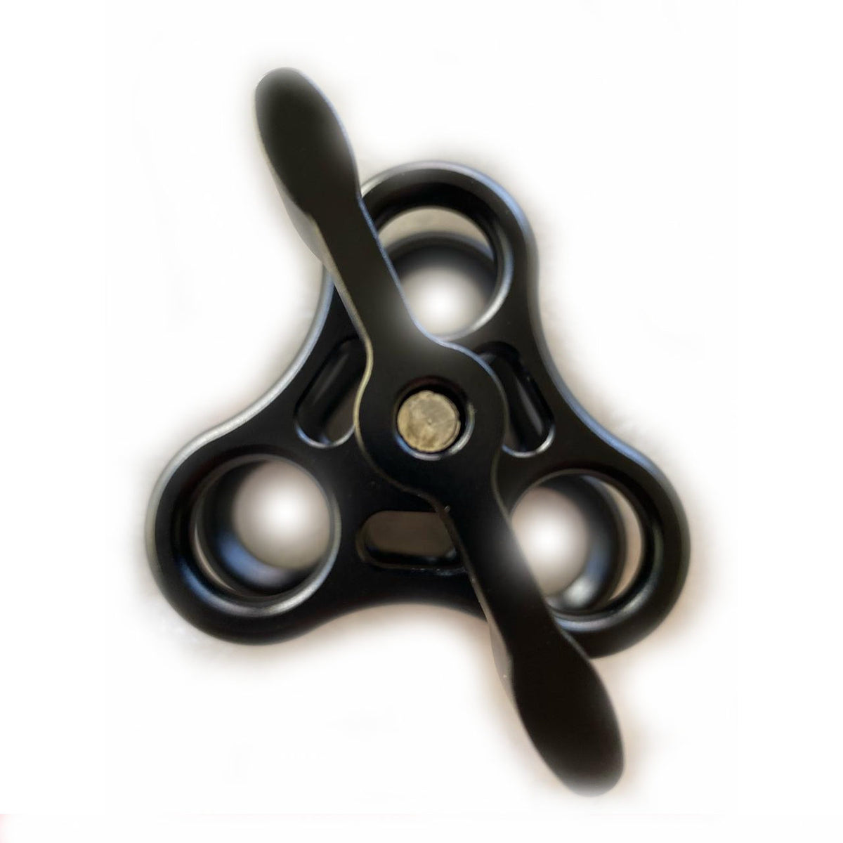 Nautieye CL-02 black aluminium tri-butterfly clamp with wing knob