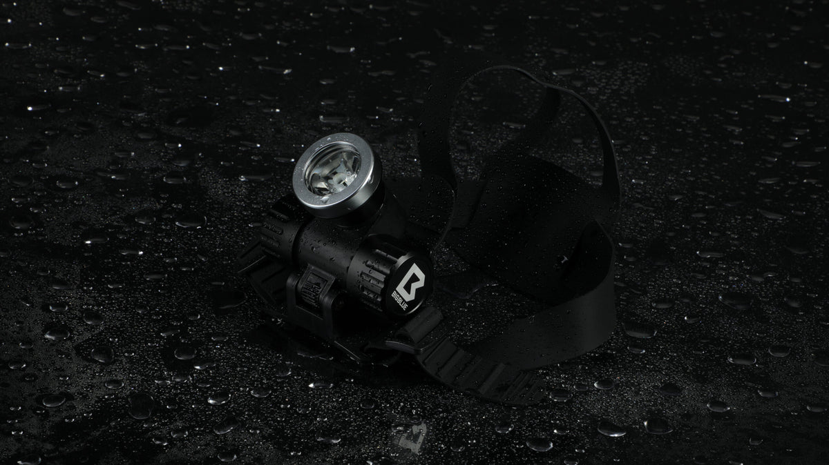 BigBlue HL1000N head light shown in use underwater