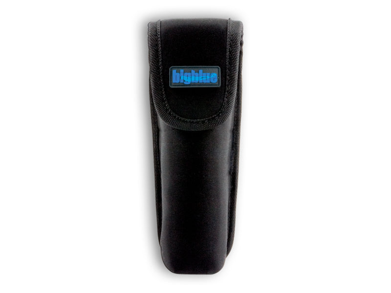 NEOPRENE POUCH WITH RETRACTABLE CABLE