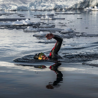 Swimmer training in Aquasphere Defy Ultra swim mask