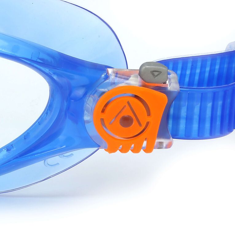 Swimmer wearing Aquasphere Vista Junior swim mask