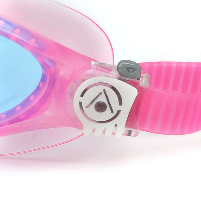 Swimmer training in Aquasphere Vista Junior swim mask
