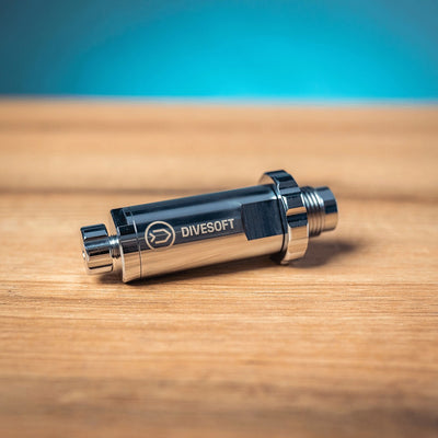 Side view of the Divesoft Professional Flow Limiter Mk2 and its sampling nozzle