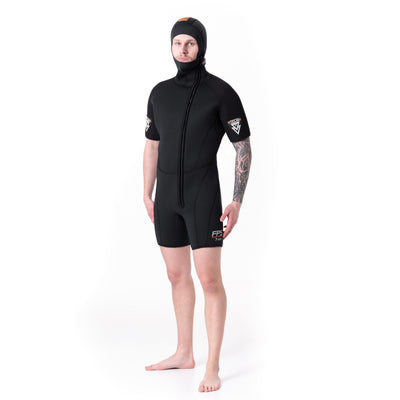 Tecline Proterm 7 mm hooded shorty vest, front view on a diver