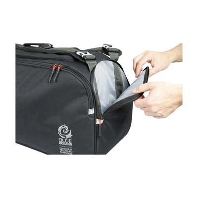 Mares Cruise X-Strap end pocket being unzipped