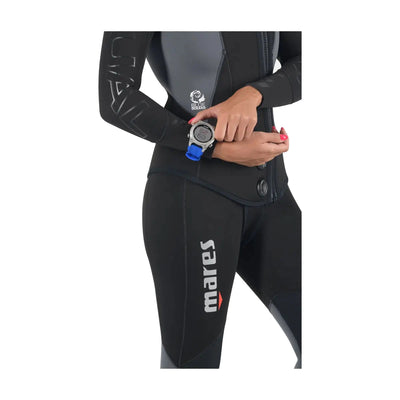 Mares Dual 5mm She Dives wrist grip zone with a dive computer