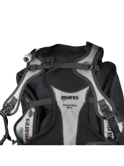 Concave shoulder straps and foldable back of the Mares Magellan travel BCD