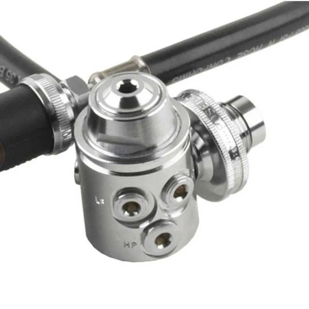 Poseidon Cyklon 5000 DIN regulator with chrome first stage, hose and black second stage