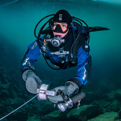 Fourth Element PSI Dryglove System in use