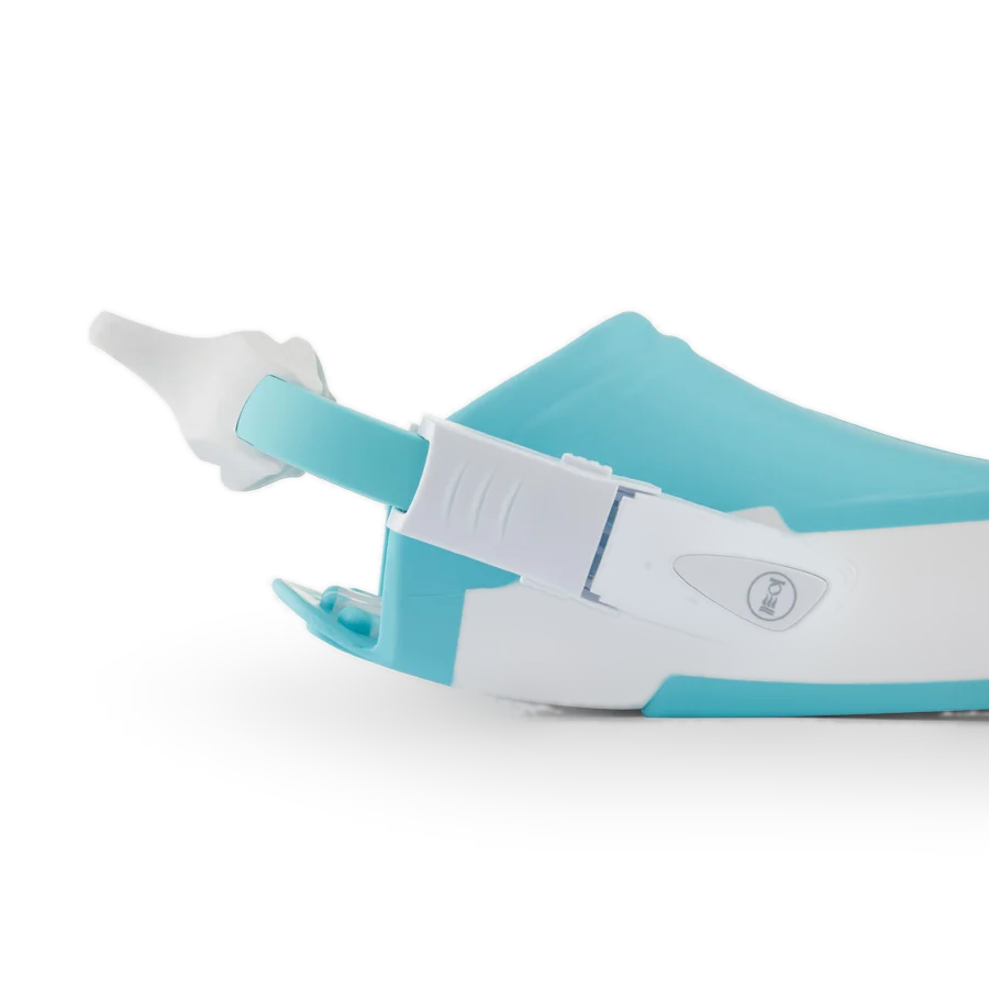 Quick-release buckle and strap on the aqua and white Fourth Element Rec fin
