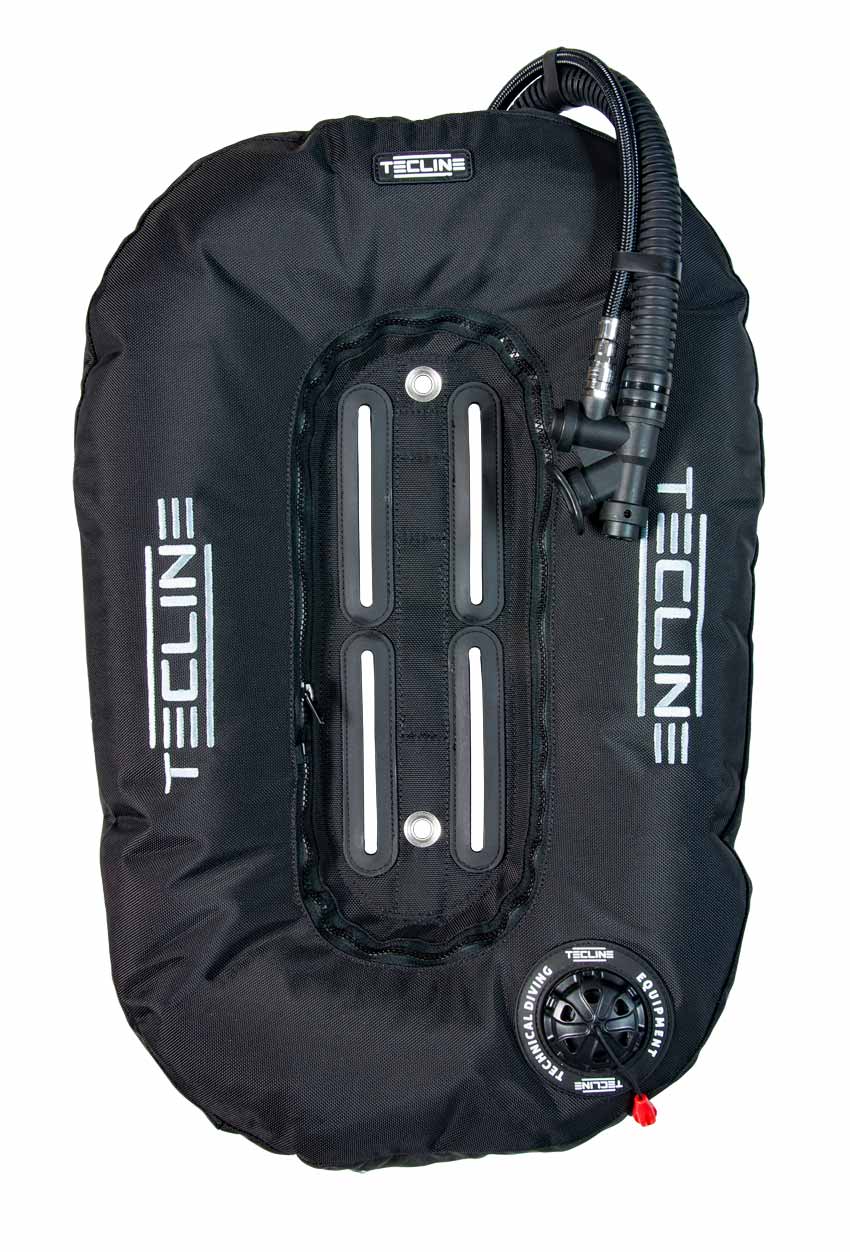 Tecline Donut 17 wing in black, front view with the inflator and tank band slots