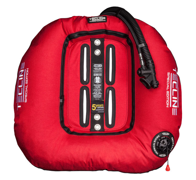 Tecline Donut 22 Special Edition wing in red, front view with the bolt holes