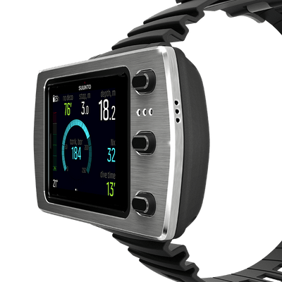 Suunto EON Steel with a steel bezel on a bracelet, showing an in-dive screen