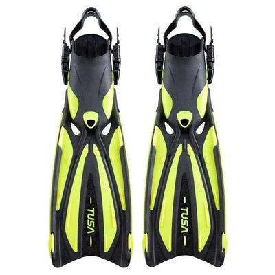 Tusa Solla fins in Flash Yellow