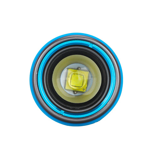 WeeFine SZ1500 zoom dive torch, front three-quarter view