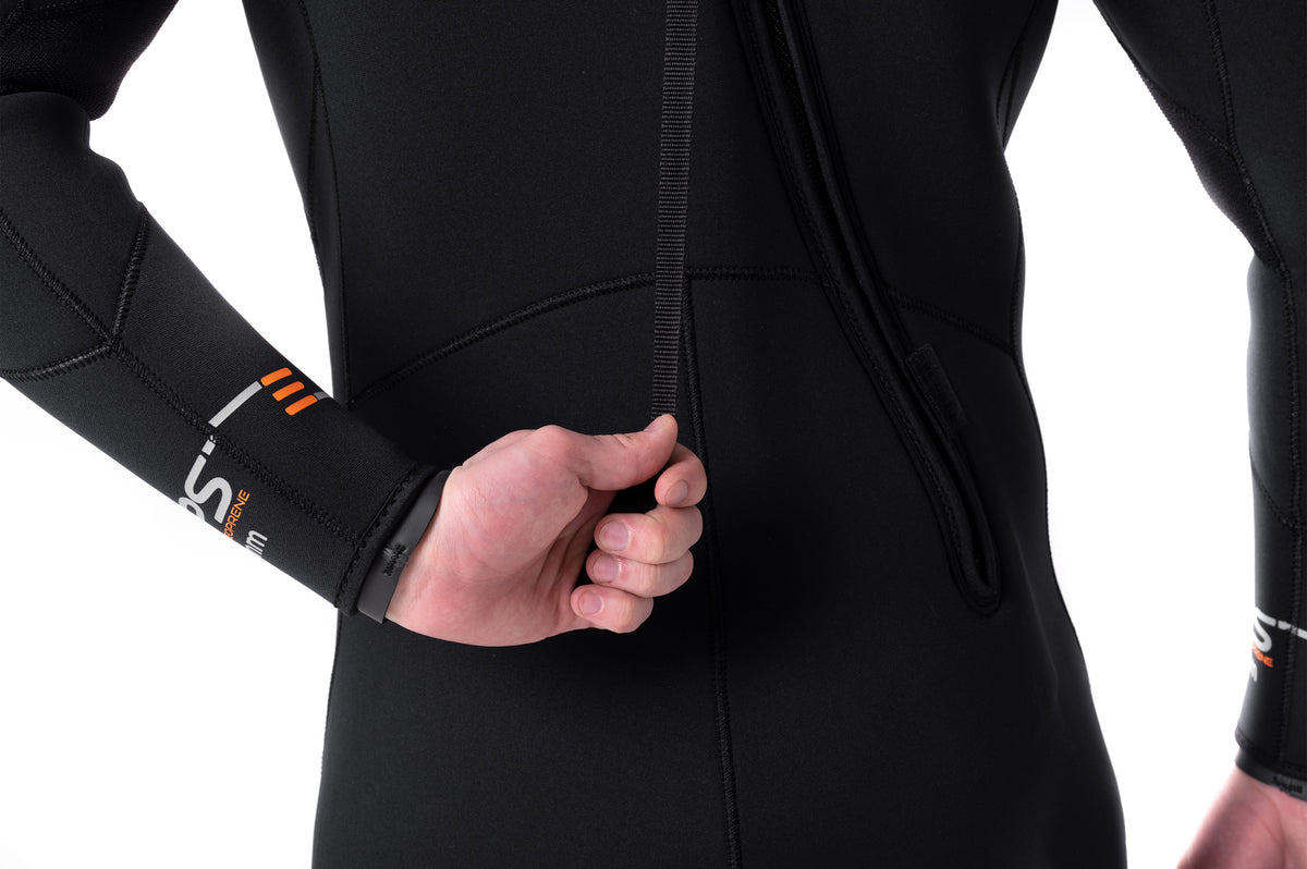 Proterm 5 mm overall back zip being closed with its pull cord