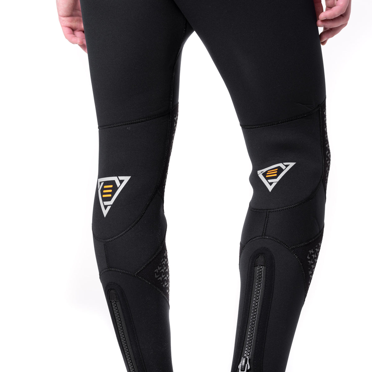 Proterm 7 mm overall legs showing the knee pads and ankle zips
